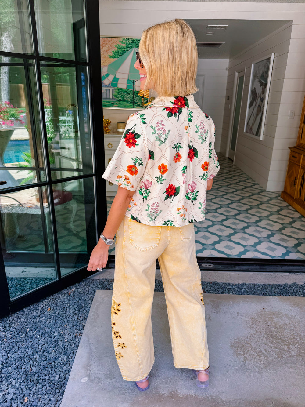 BLOOM BETWEEN THE LATTICE FLORAL TOP - CREAM