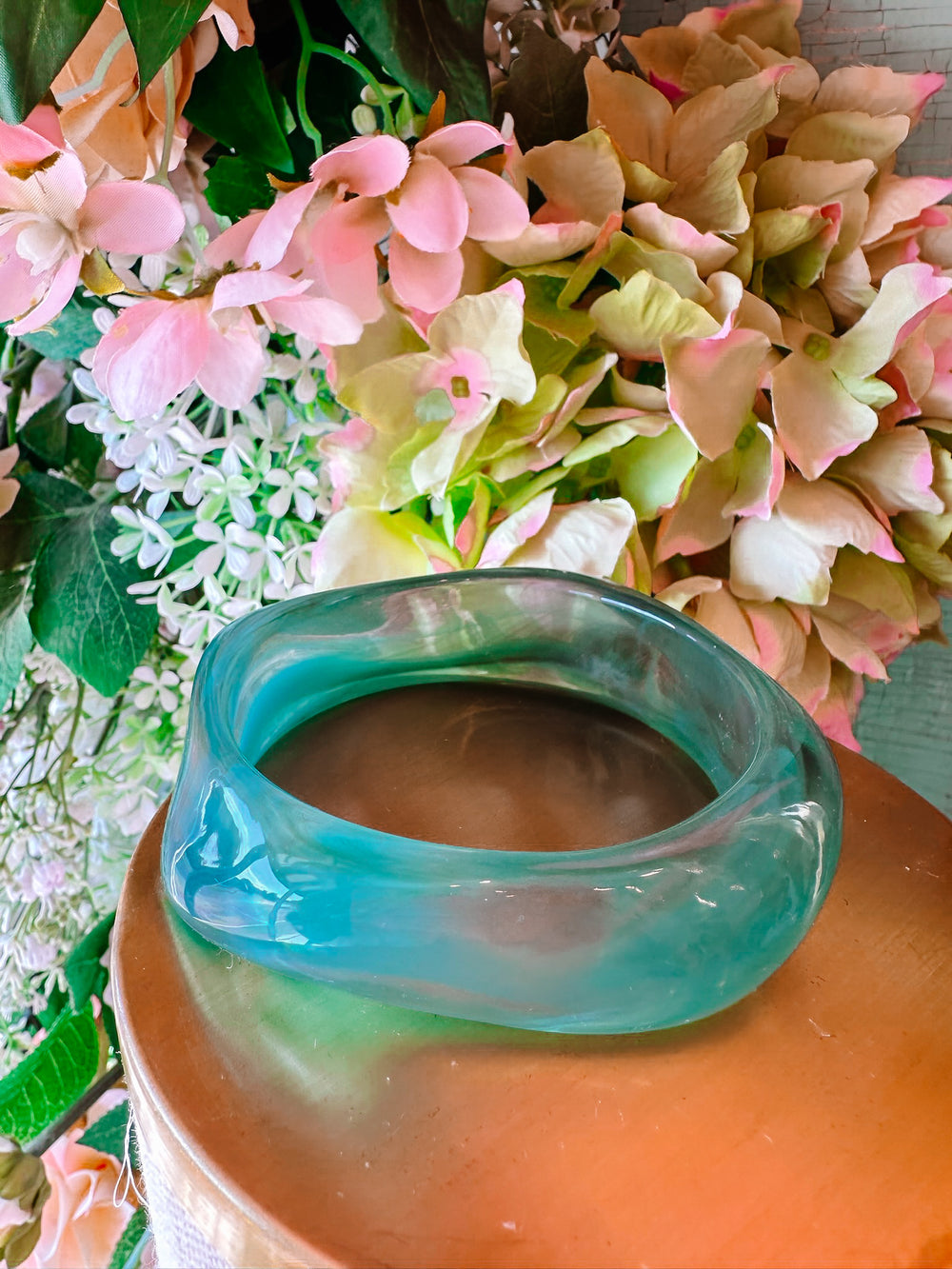 ALEXIS GREEN HAZE LUCITE BANGLE