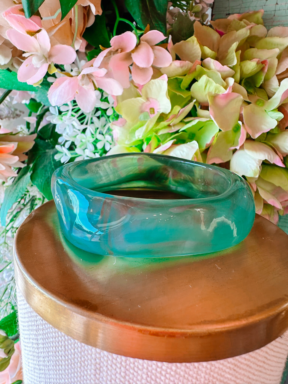 ALEXIS GREEN HAZE LUCITE BANGLE