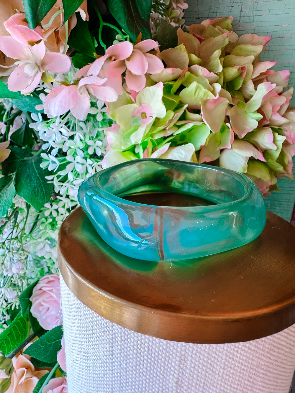 ALEXIS GREEN HAZE LUCITE BANGLE