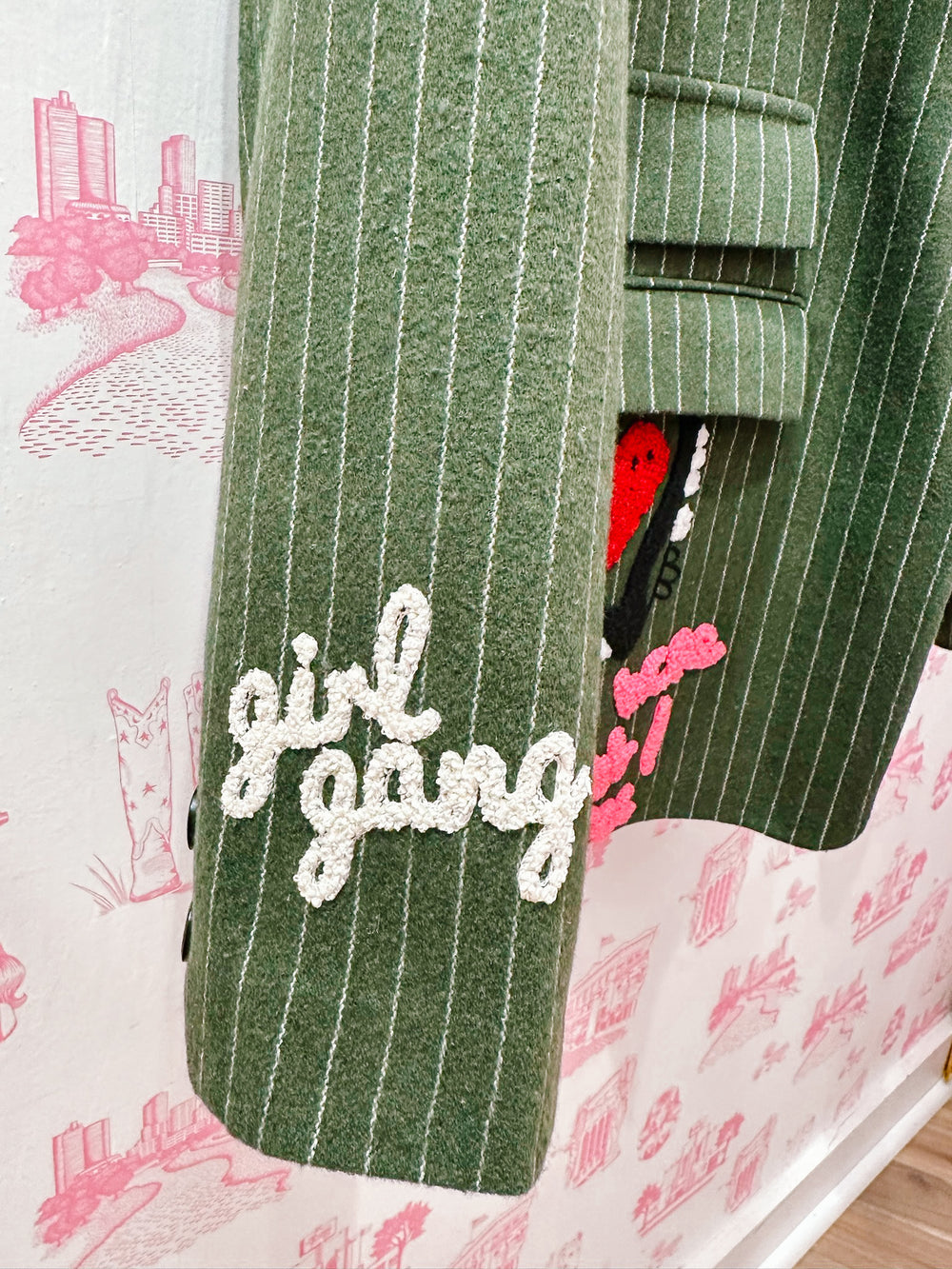 ALAYNA GIRL GANG PINSTRIPE BLAZER - GREEN