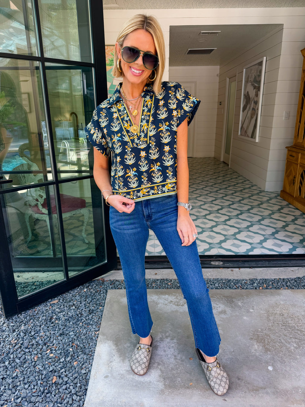 COLLECTED ALONG THE WAY FLORAL V NECK TOP - NAVY