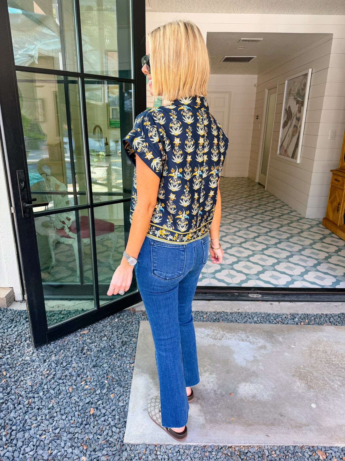 COLLECTED ALONG THE WAY FLORAL V NECK TOP - NAVY