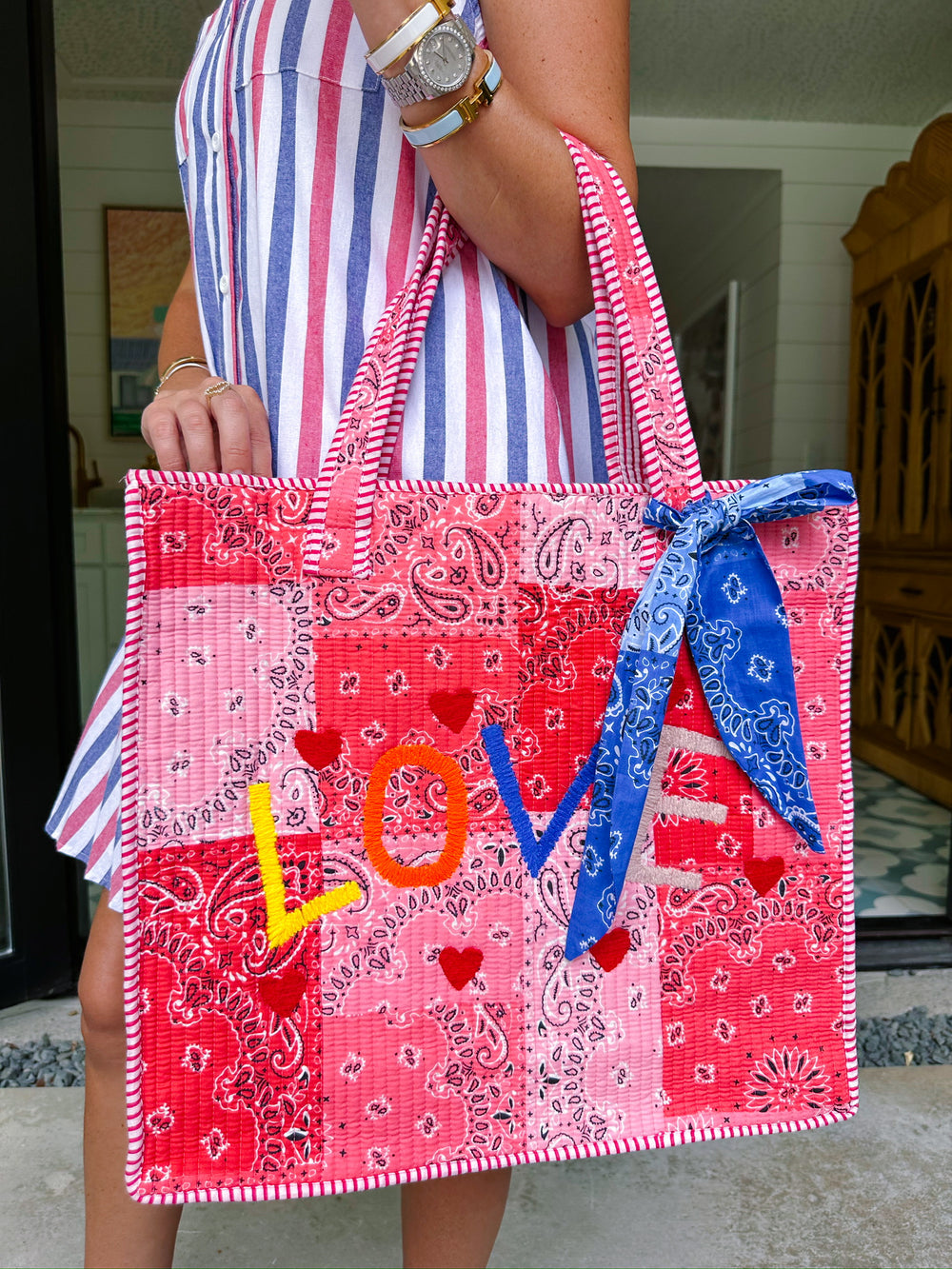 LOVE BANDANA SQUARE QUILTED TOTE BAG - RED