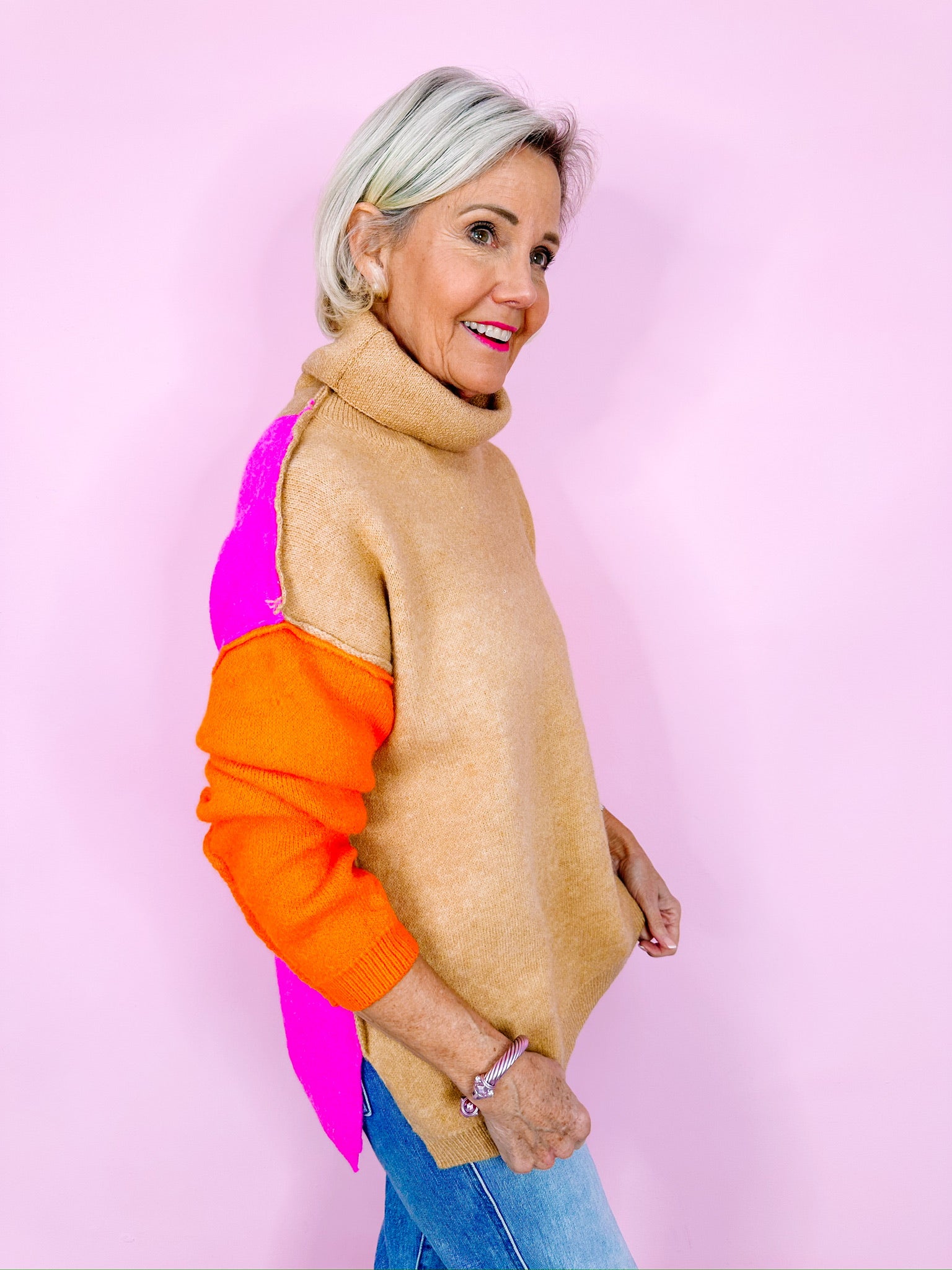 LATTE PLEASE TURTLENECK COLORBLOCK SWEATER - ORANGE/PINK