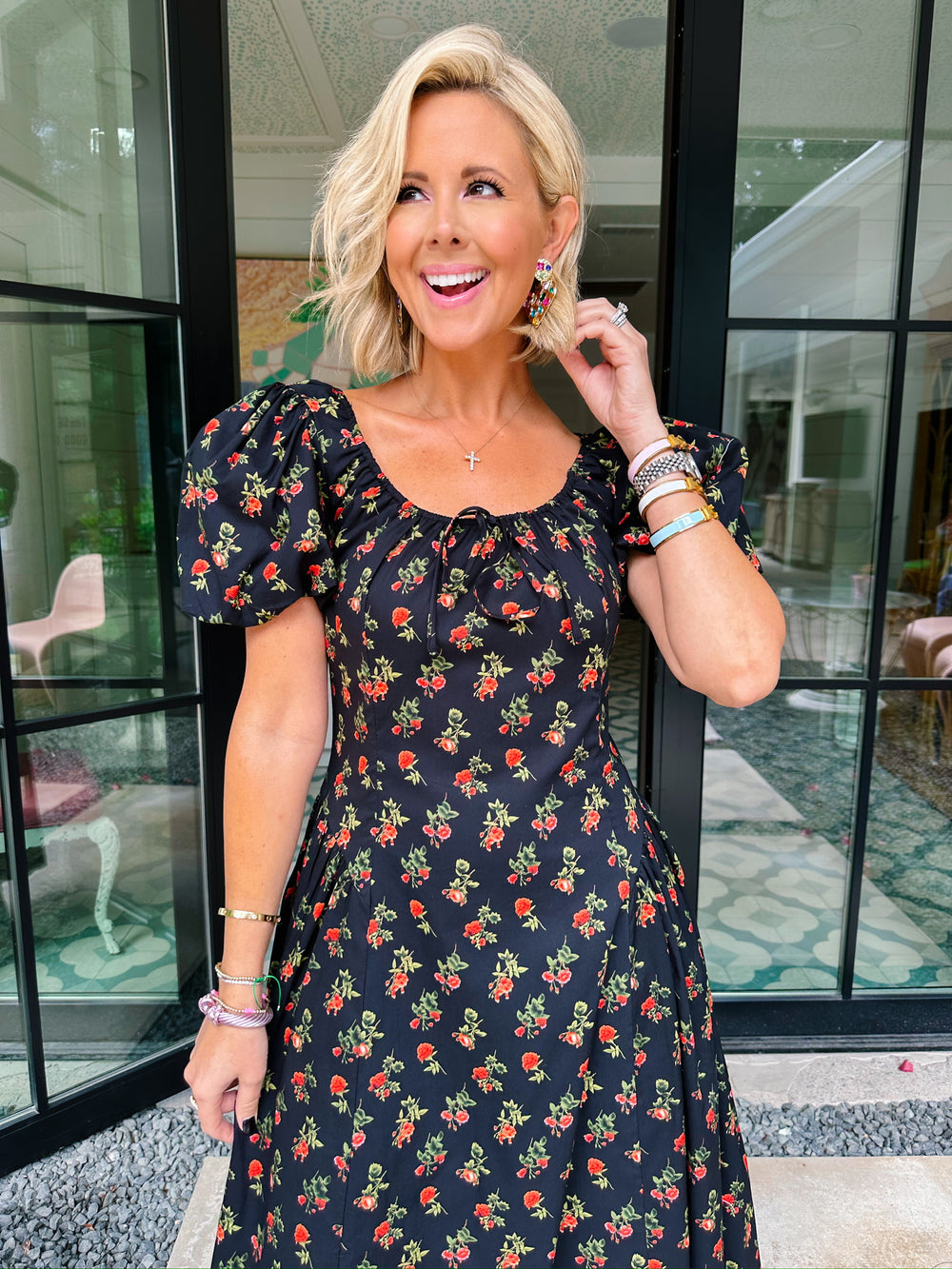 TELL A STORY FLORAL MIDI DRESS - BLACK