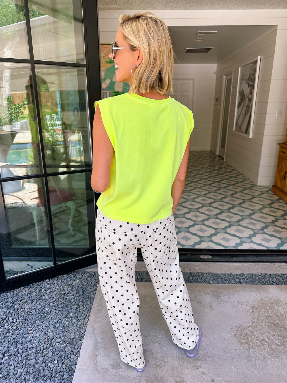HEY Y'ALL MUSCLE TEE - NEON YELLOW