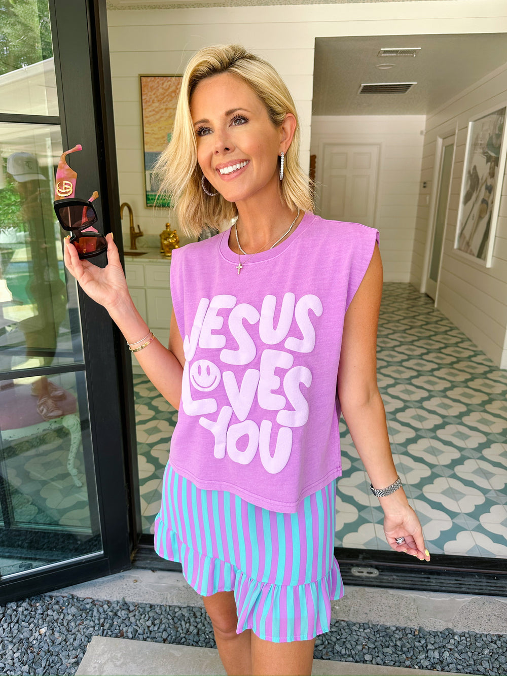 JESUS LOVES YOU SMILEY MUSCLE TEE - VIOLET