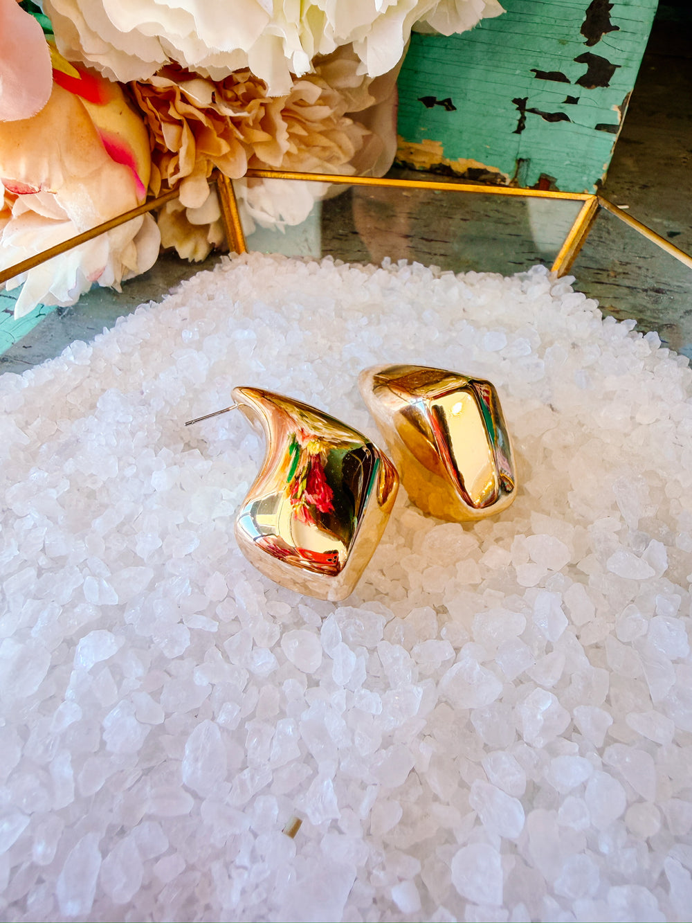 ABSTRACT THOUGHTS TEARDROP STUDS - GOLD