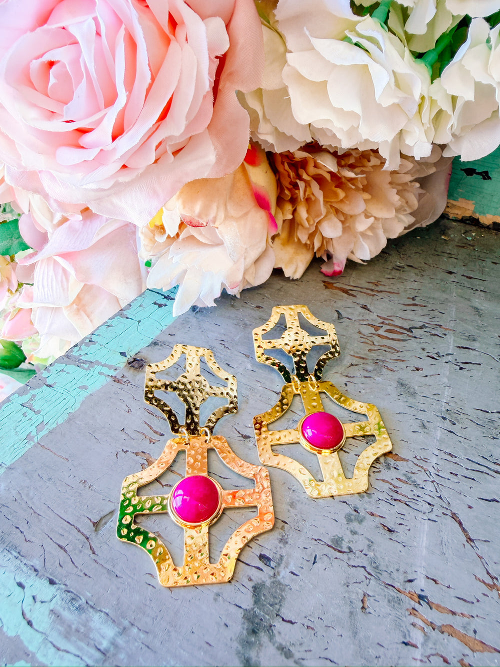 STACEY GOLD EARRING - HOT PINK