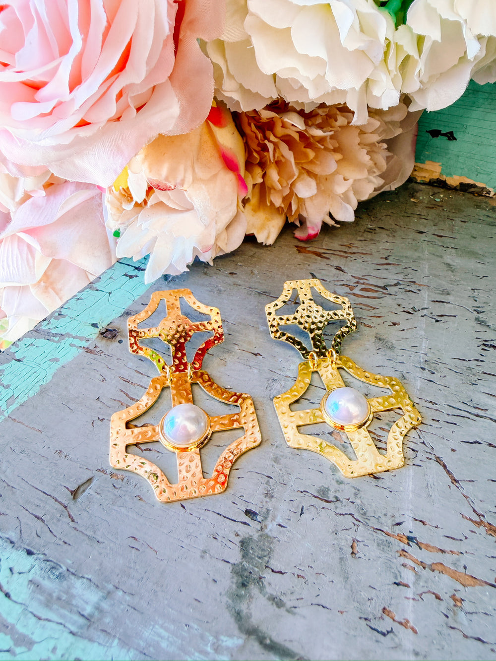 STACEY GOLD EARRING - PEARL