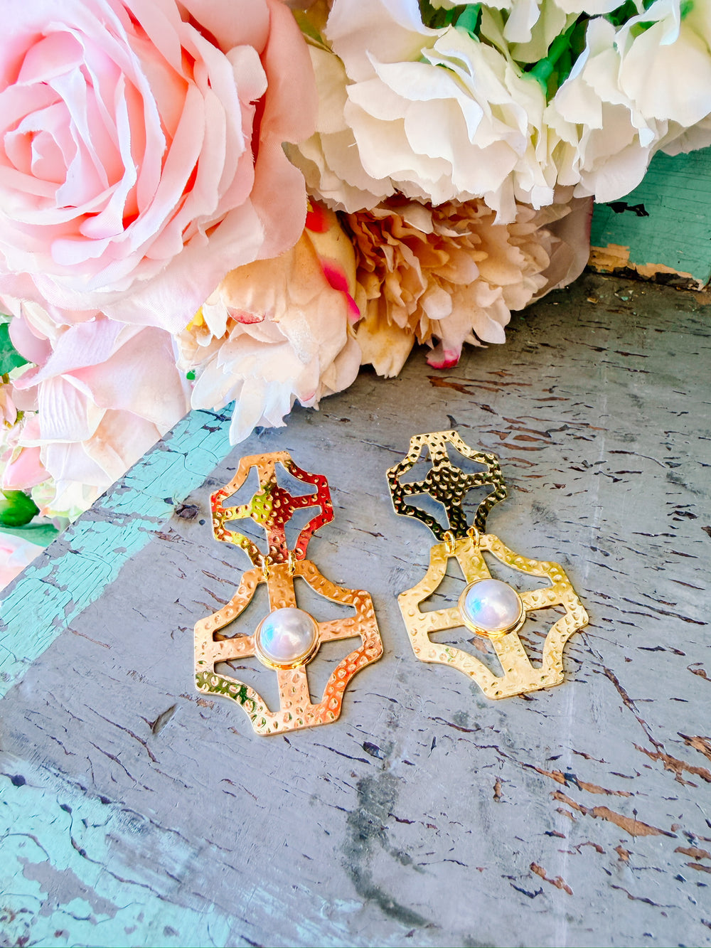 STACEY GOLD EARRING - PEARL