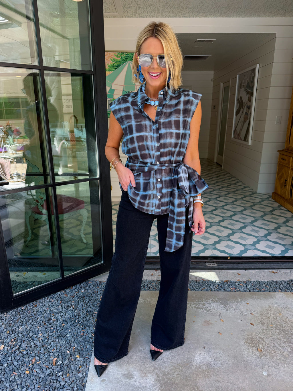 A CHANGE OF PLANS ABSTRACT PLAID TOP - BROWN/BLUE