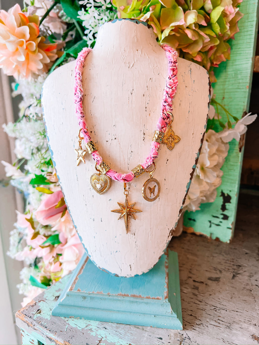 KASEY BANDANA SCARF NECKLACE - PINK