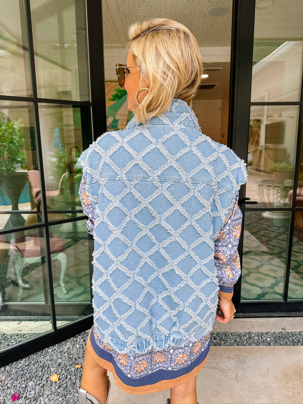 PEARL PLEASE DENIM VEST - LIGHT BLUE