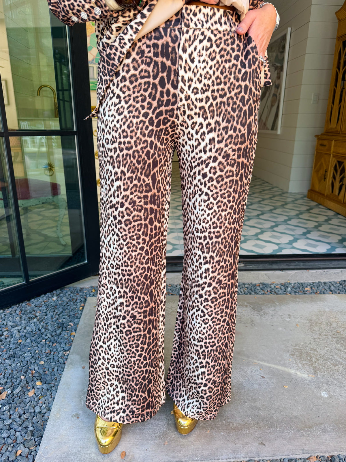 COMMAND THE ROOM LEOPARD PANT SET