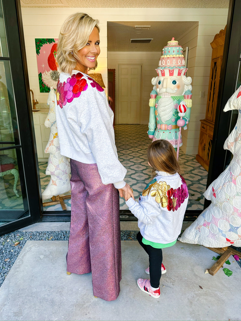 KIDS METALLIC WREATH SWEATSHIRT - GREY