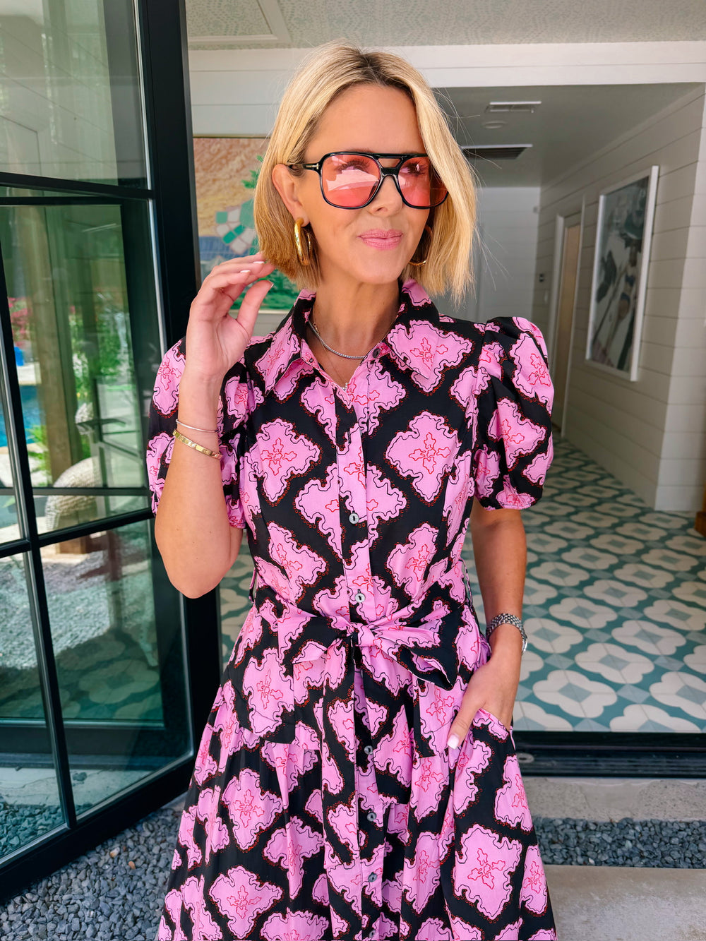 KNOW YOUR WORTH QUATREFOIL MIDI DRESS - BLACK/PINK