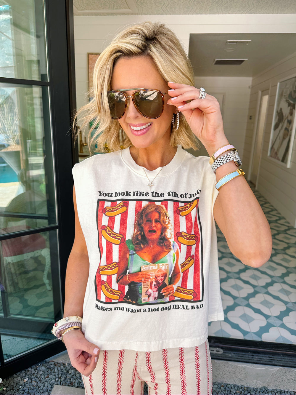 MAKES ME WANT A HOT DOG MUSCLE TEE