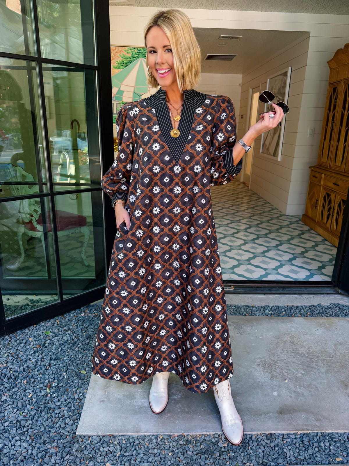HAVE GRACE IN ALL THINGS GEOMETRIC OGEE FLORAL MIDI DRESS - BLACK