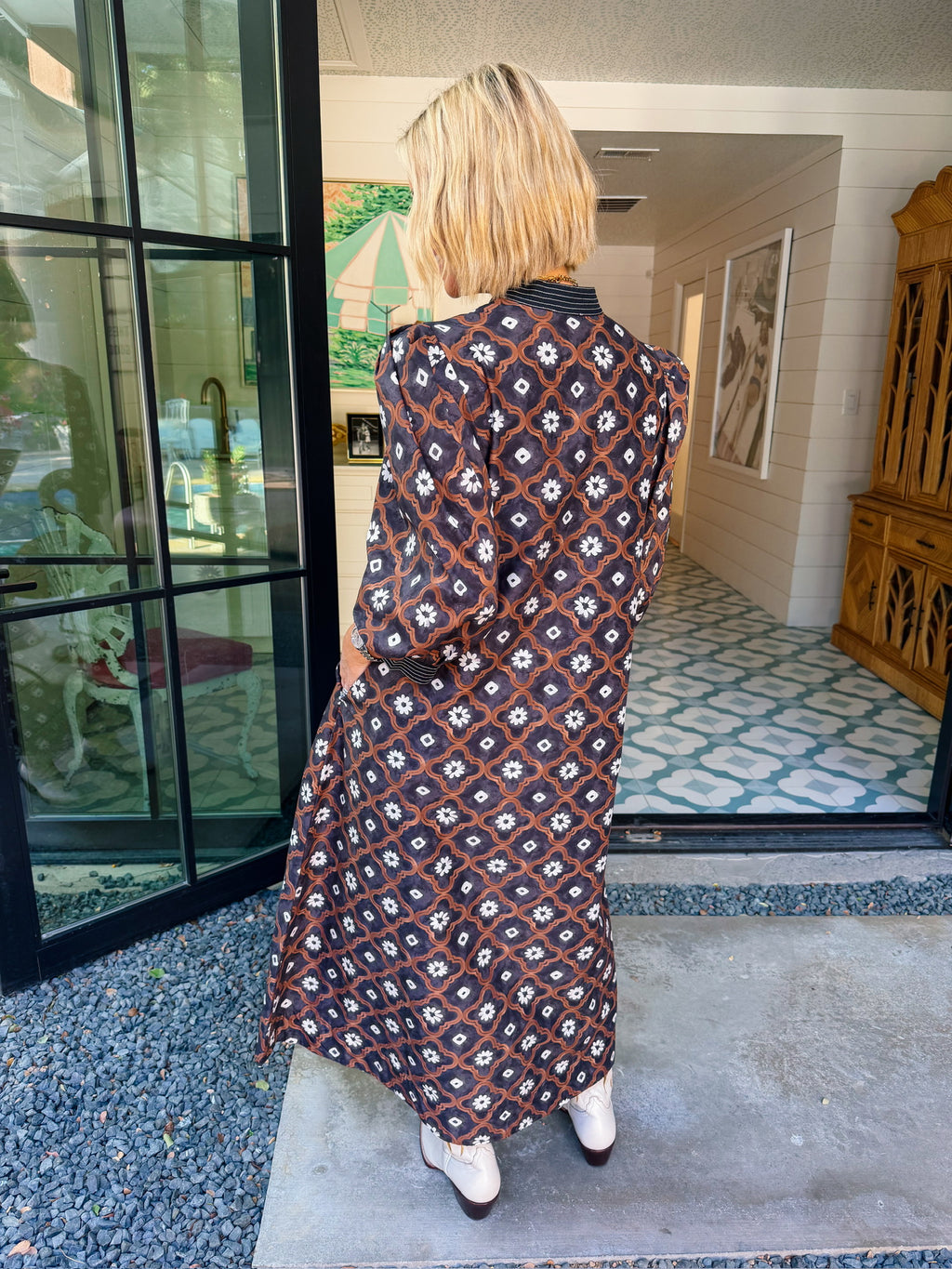 HAVE GRACE IN ALL THINGS GEOMETRIC OGEE FLORAL MIDI DRESS - BLACK