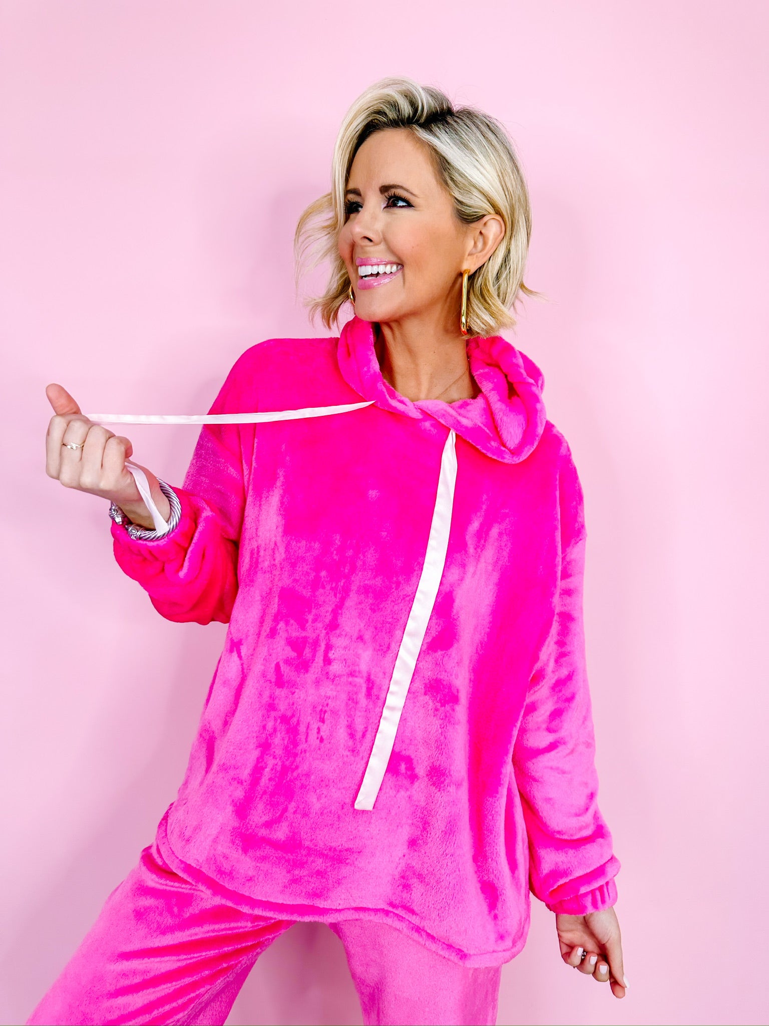 COZY UP PULLOVER HOODIE - PINK