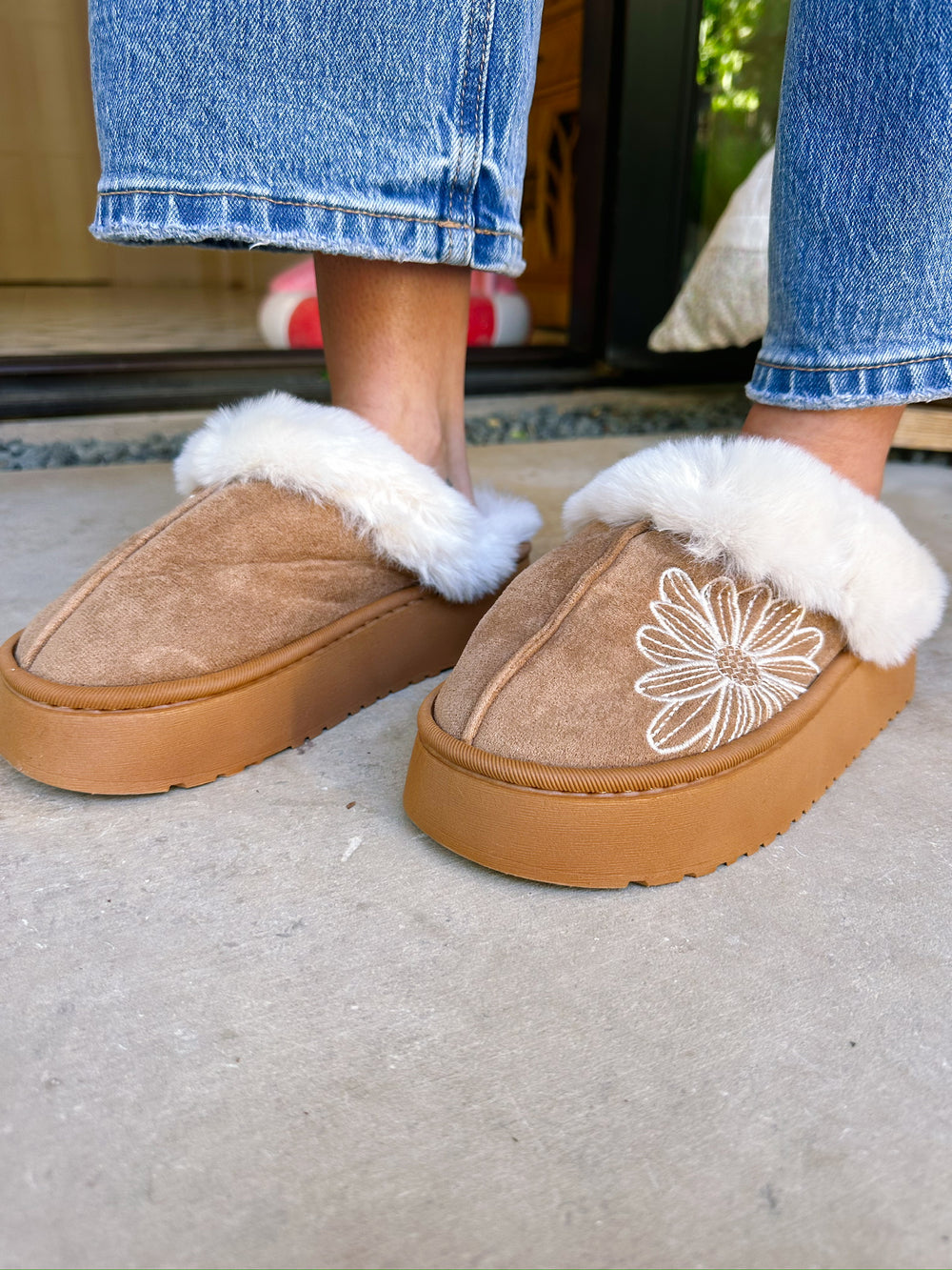 QUINN FLORAL FUR PLATFORM CLOG