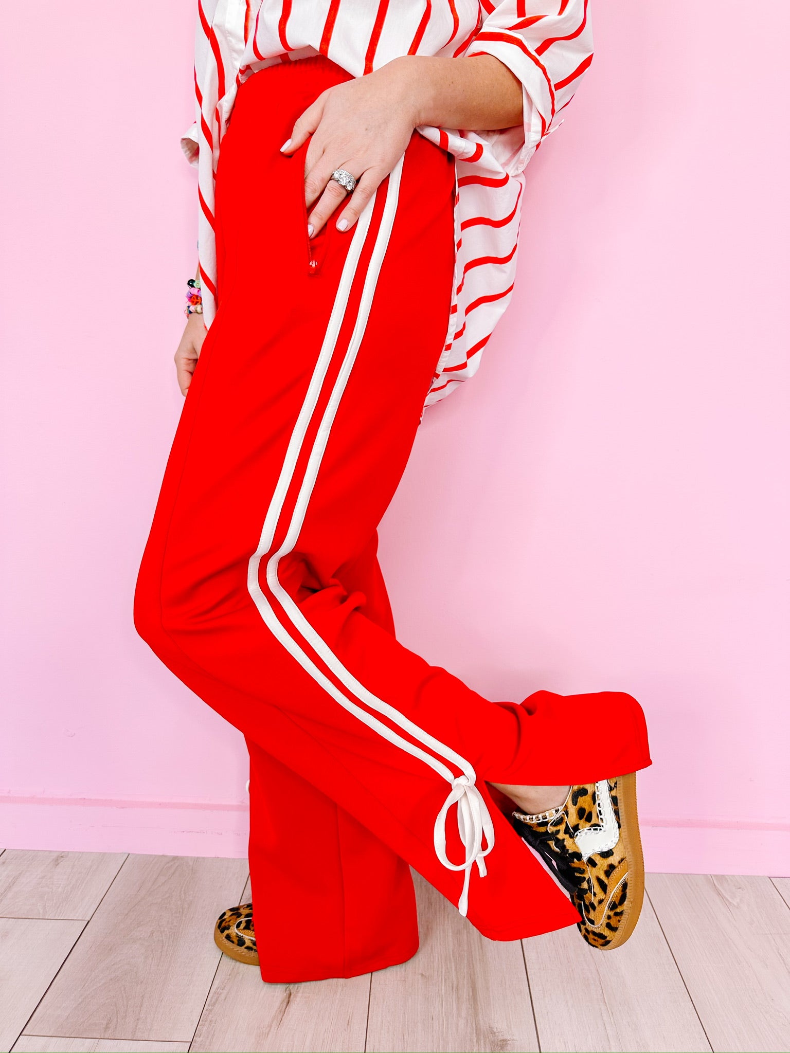 ON THE RIGHT TRACK BOW STRIPE PANTS - RED