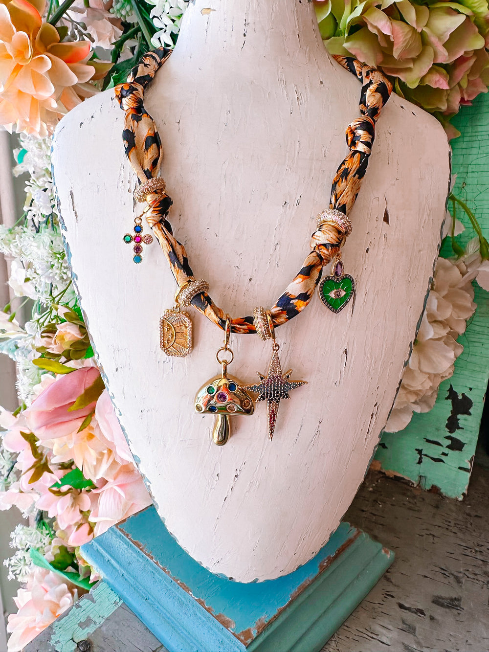 BEKAH MULTI CHARM SCARF NECKLACE - CHEETAH