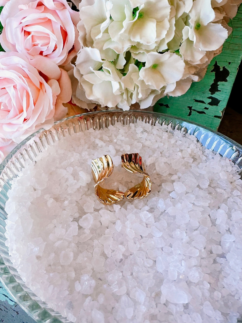 LANA LUXE LEAF EARRING - GOLD