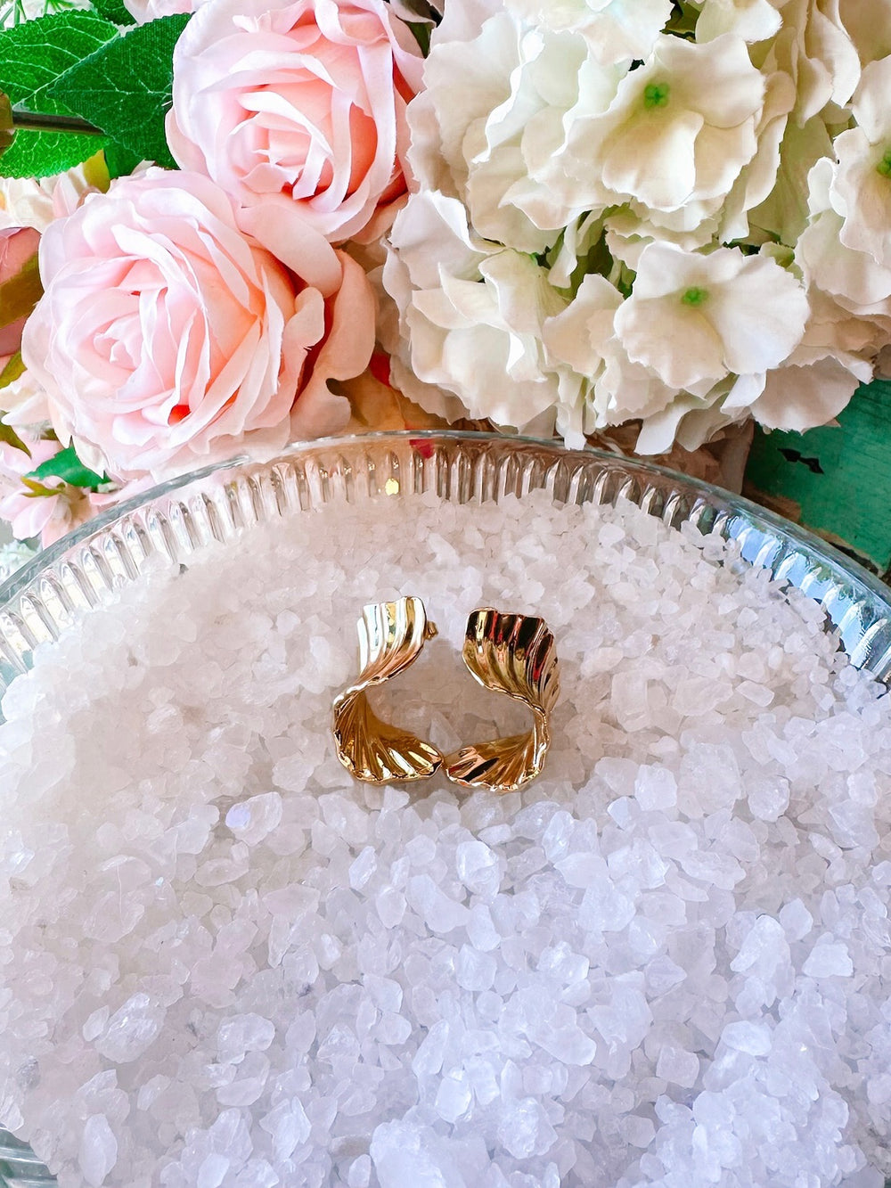 LANA LUXE LEAF EARRING - GOLD