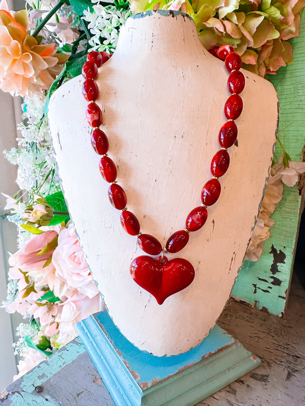 ROXIE LUCITE HEART NECKLACE - RED