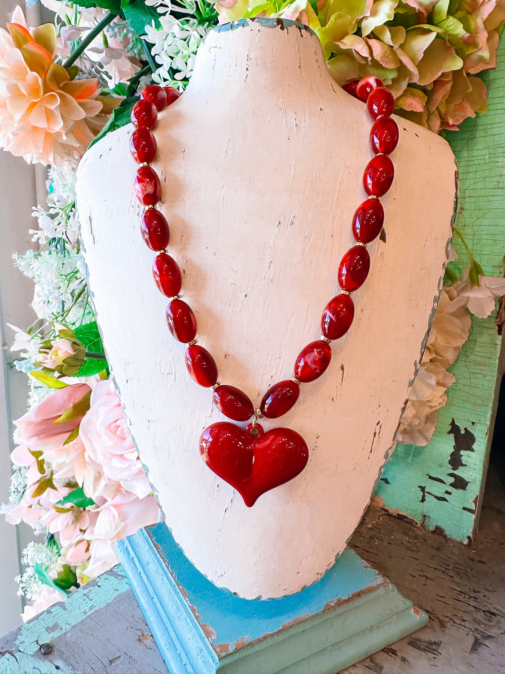 ROXIE LUCITE HEART NECKLACE - RED