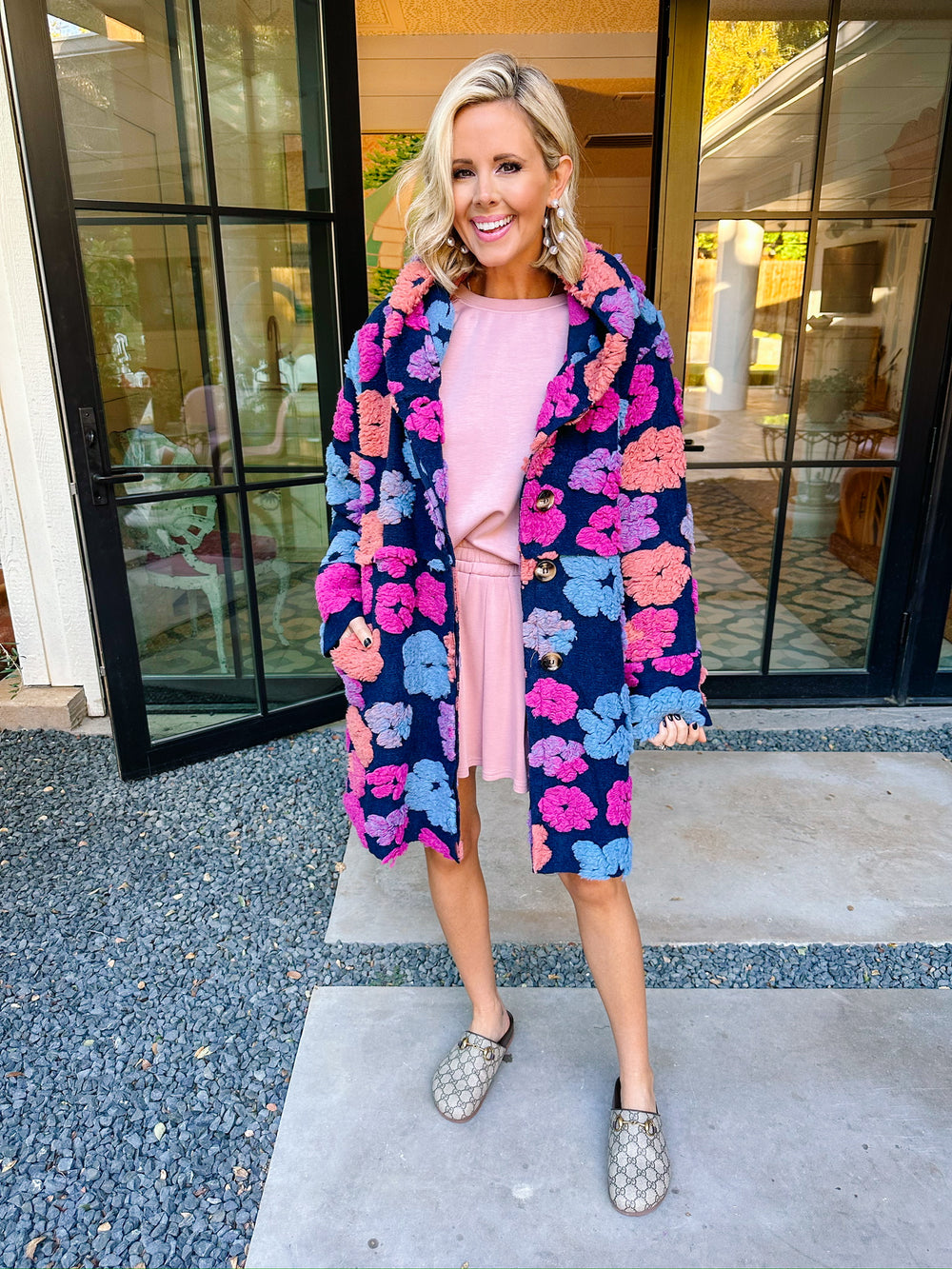 FIND WARMTH IN THE FLORALS COAT - NAVY