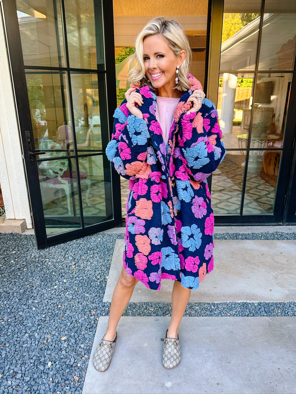 FIND WARMTH IN THE FLORALS COAT - NAVY