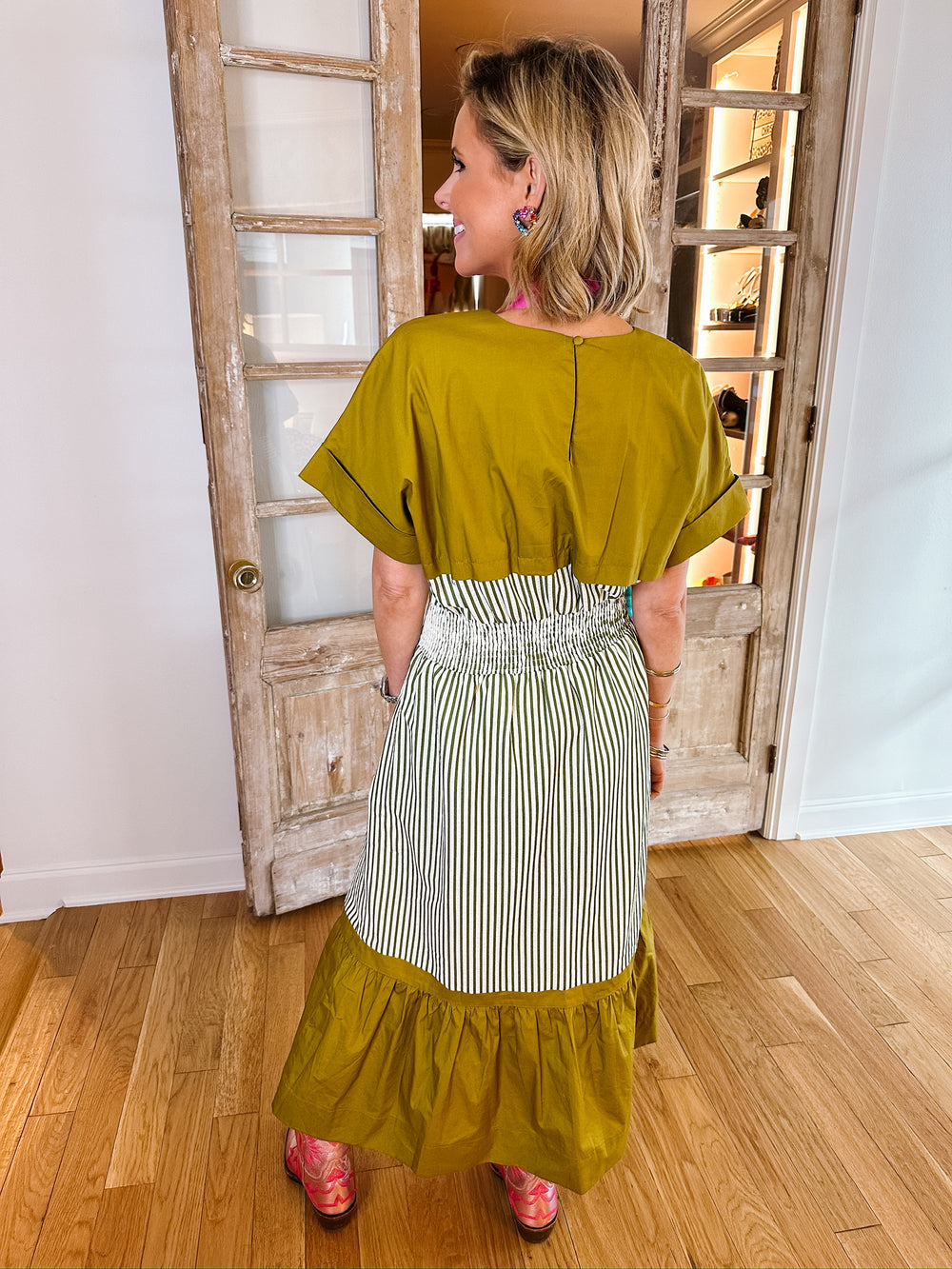 OLIVE AVENUE STRIPE MIDI DRESS - GREEN