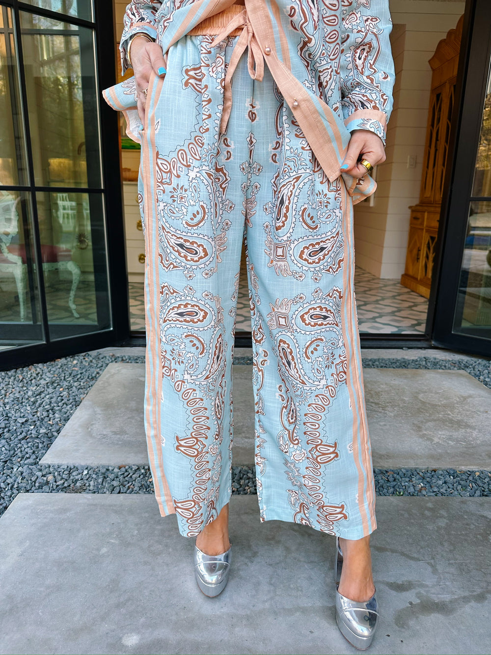 PALOMINO PAISLEY PANT SET - BLUE/BROWN