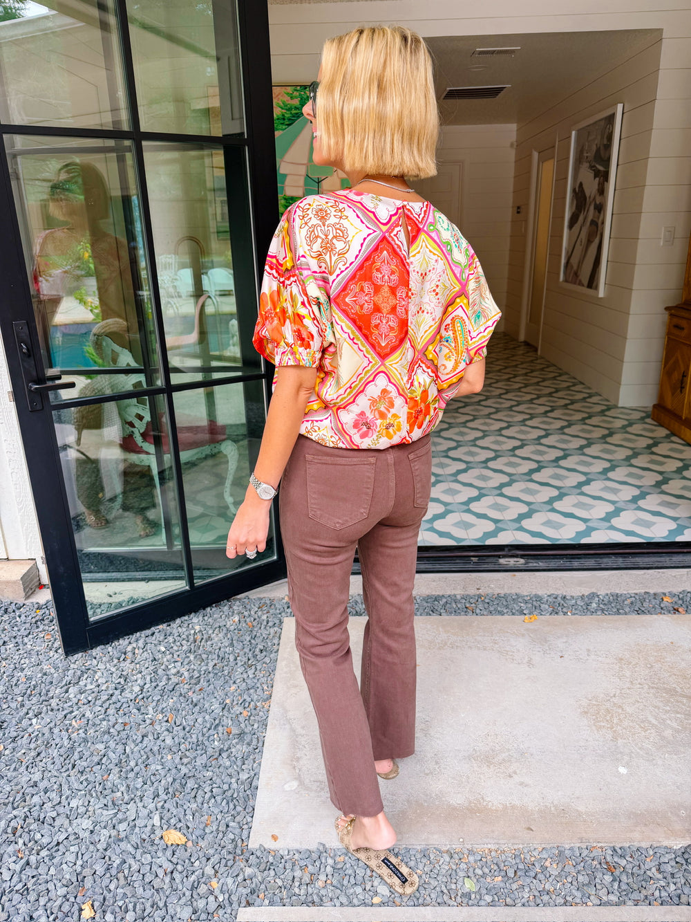 THE BEAUTY BETWEEN FLORAL TILES TOP