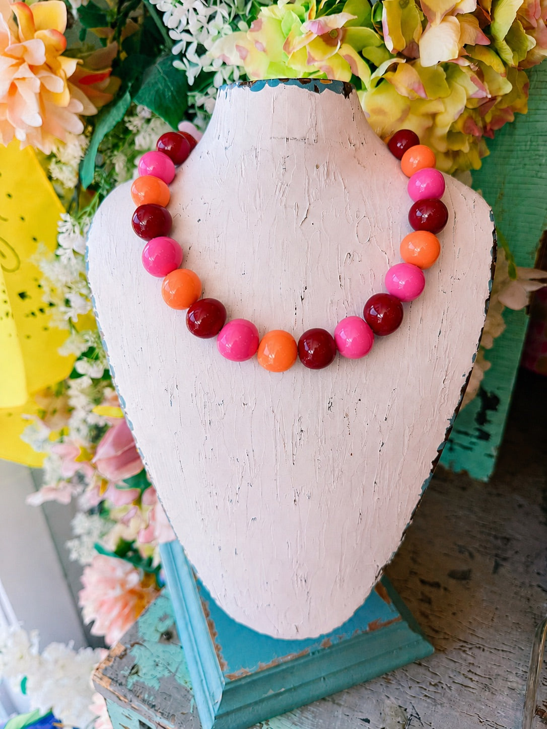 BREE BOLD BEADED NECKLACE - RED/ORANGE