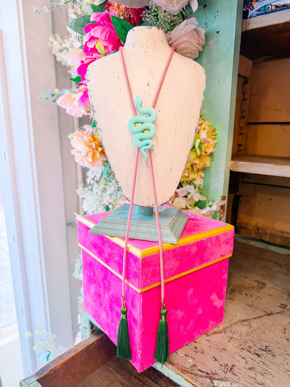 SNAKE TURQUOISE BOLO - PINK/OLIVE