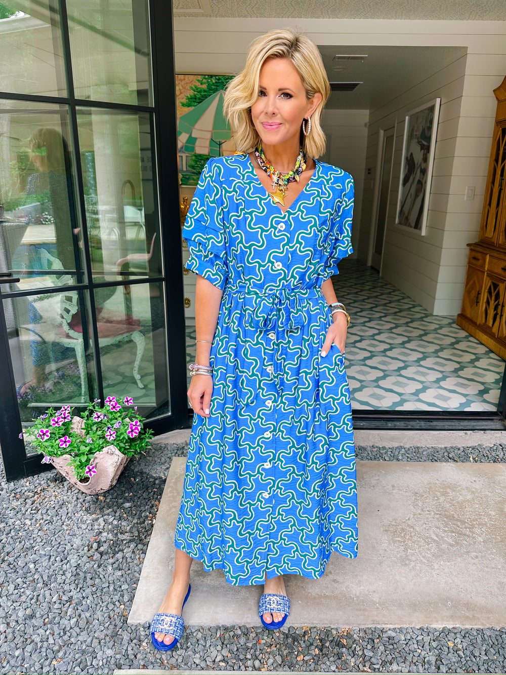 FOLLOW YOUR OWN PATH ABSTRACT MIDI DRESS - BLUE