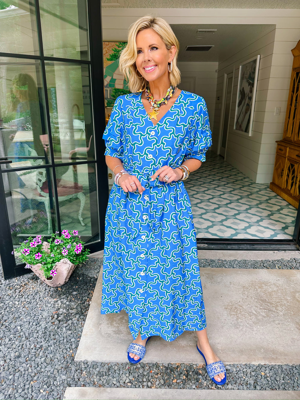 FOLLOW YOUR OWN PATH ABSTRACT MIDI DRESS - BLUE