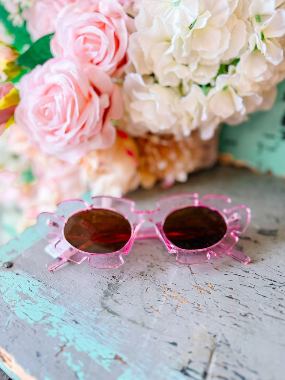 MADRID FLORAL SCALLOP SUNGLASSES