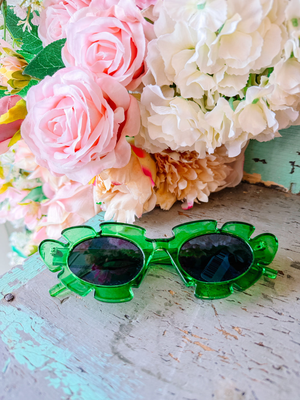 MADRID FLORAL SCALLOP SUNGLASSES