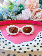 SHE'S AN ICON SCALLOP SUNGLASSES