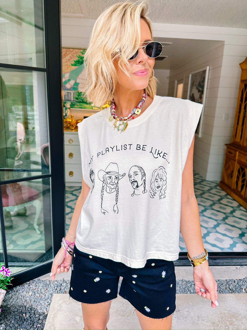 THE PLAYLIST MUSCLE TEE - CREAM