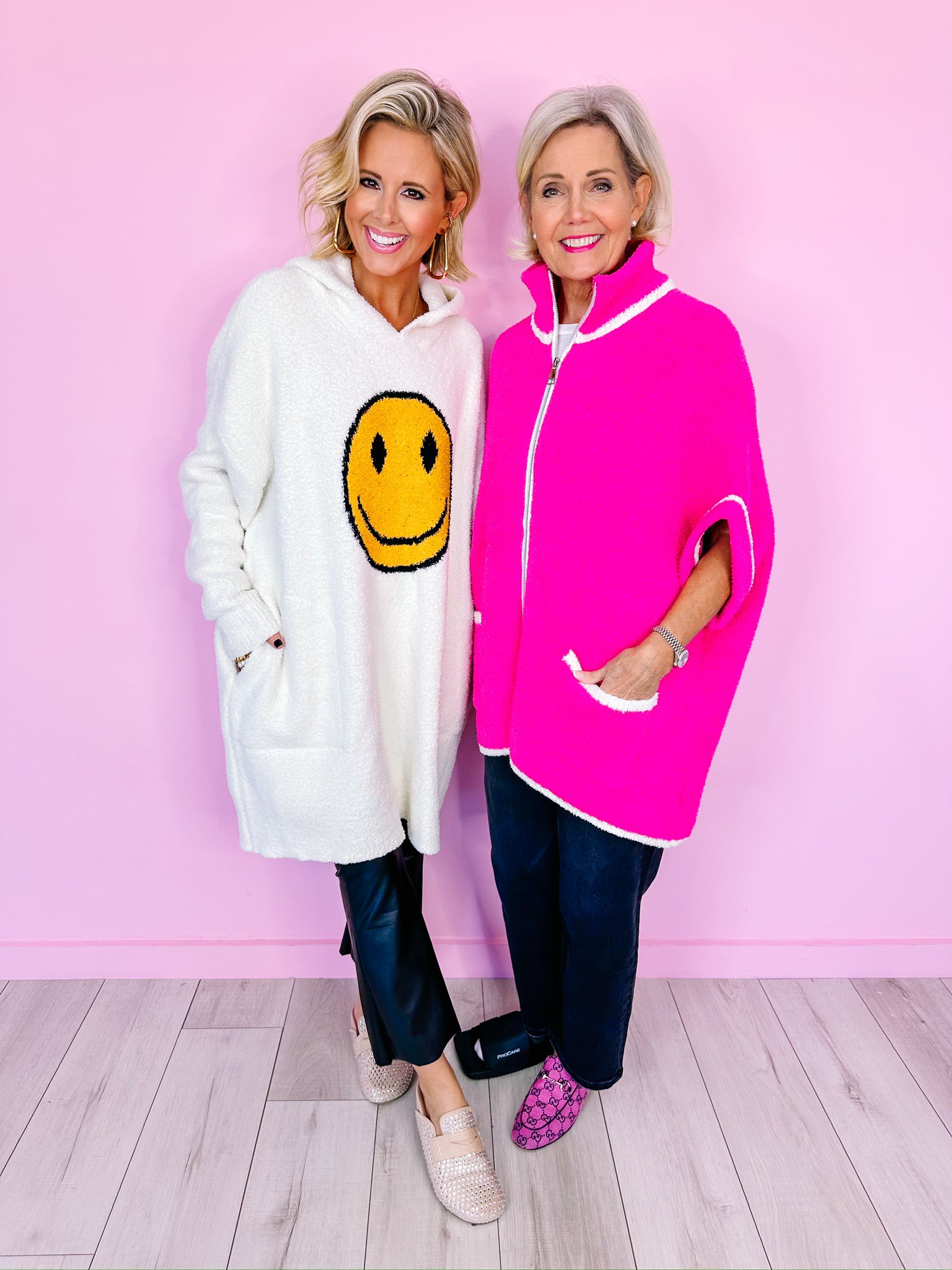 HAPPY FACE COZY HOODED SWEATER - IVORY