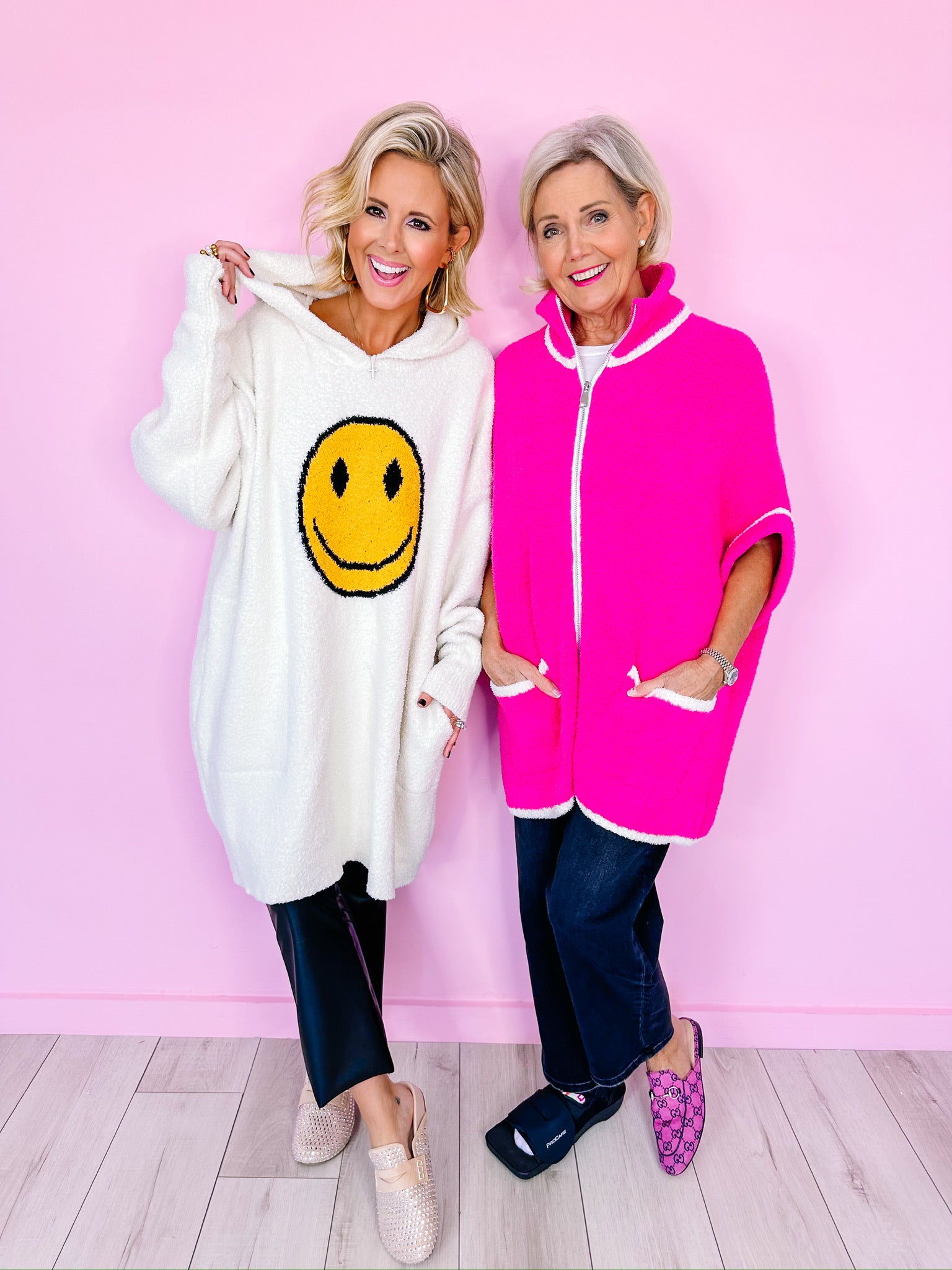 HAPPY FACE COZY HOODED SWEATER - IVORY