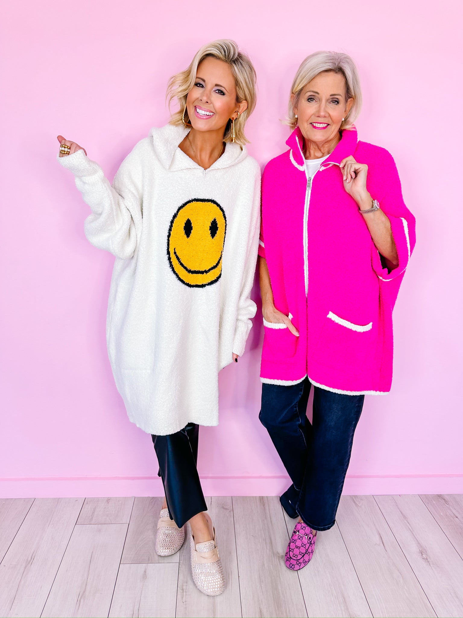 HAPPY FACE COZY HOODED SWEATER - IVORY