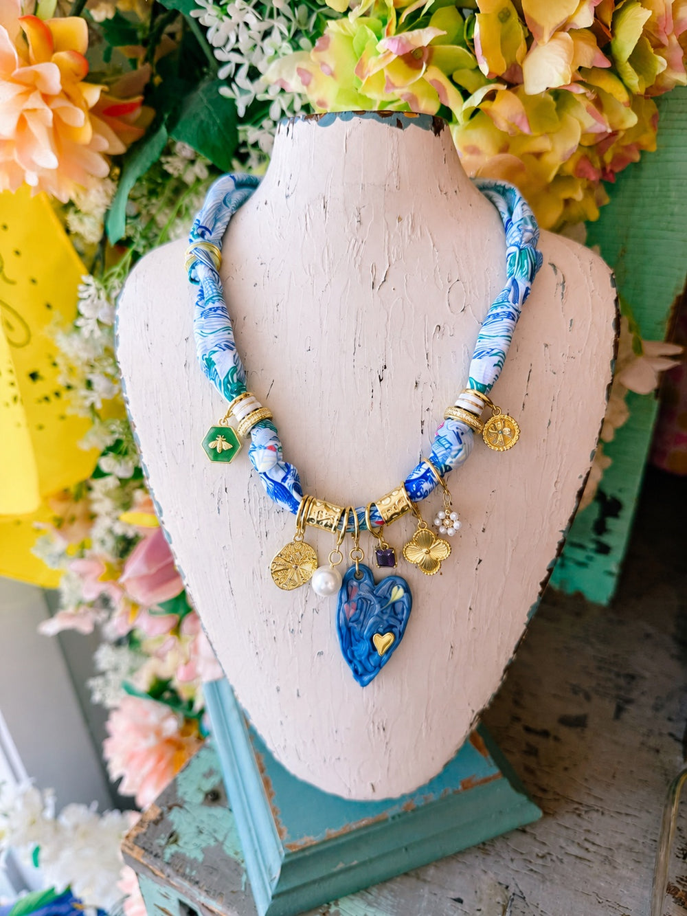 REIGN HEART SCARF CHARM NECKLACE - BLUE